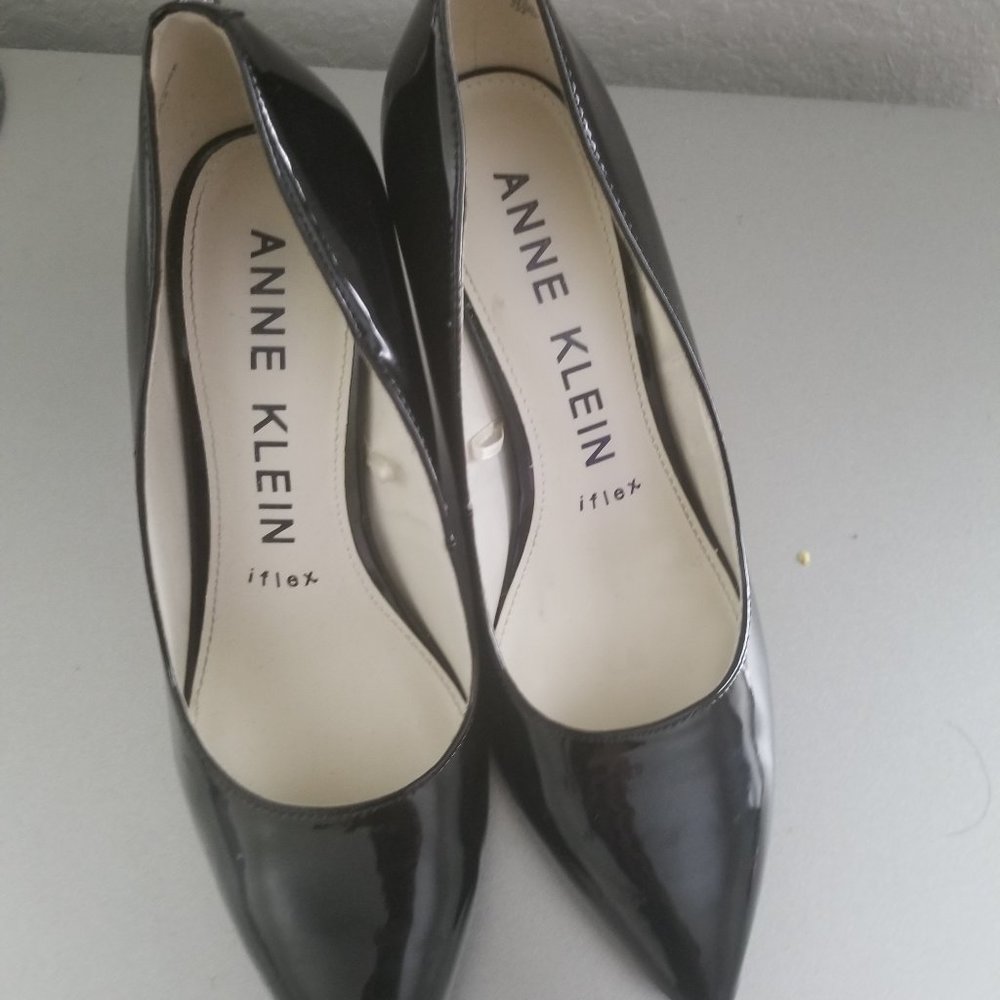 Anne Klein pantent leather 7.5